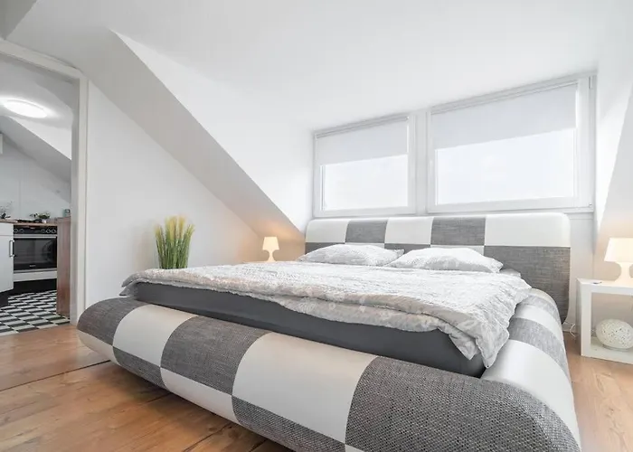 Lejlighed Ausstattung Garage Netflix Wlan *