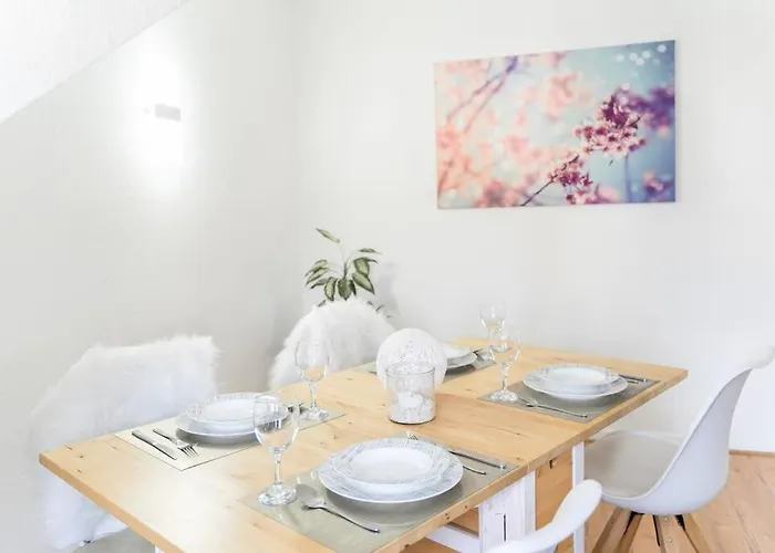 Ausstattung Garage Netflix Wlan Lejlighed *